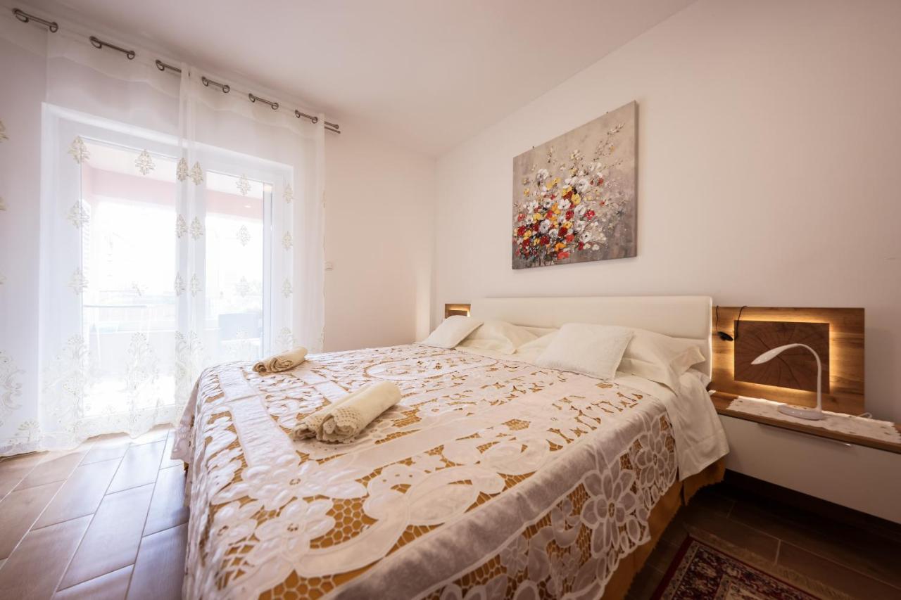 Apartment Puntamika Villa De Rosa - Ground Floor Zadar Exterior photo